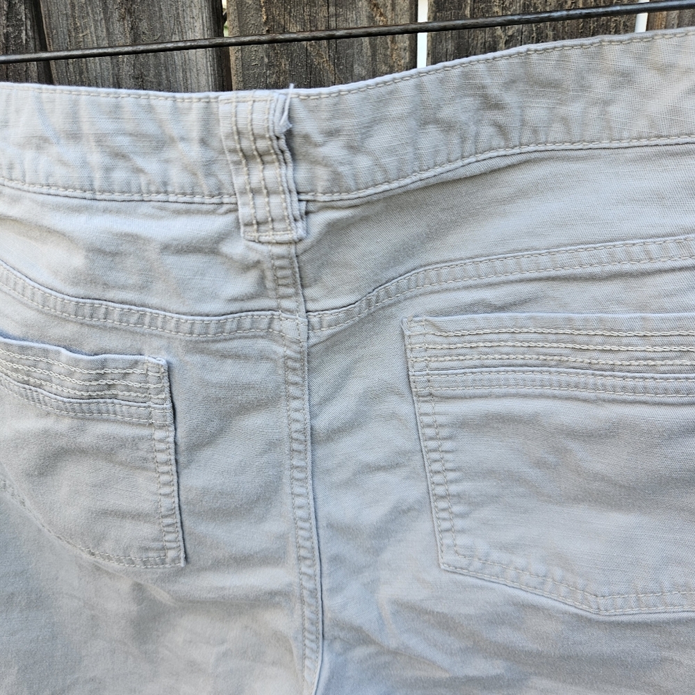 Liz Claiborne  Cropped Casual Pants Women Size 18 - Picture 13 of 16